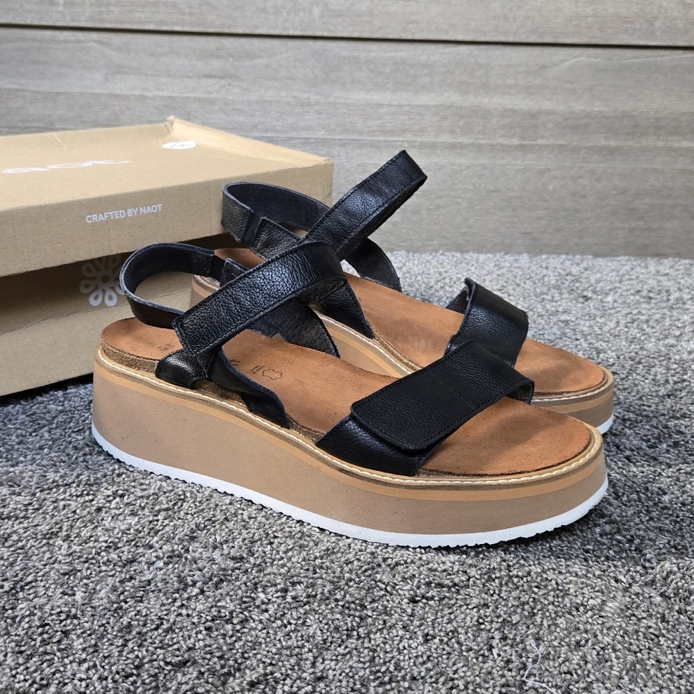 Naot Meringue Black and Tan Platform Sandals NEW size eu 40 / us 9-9.5